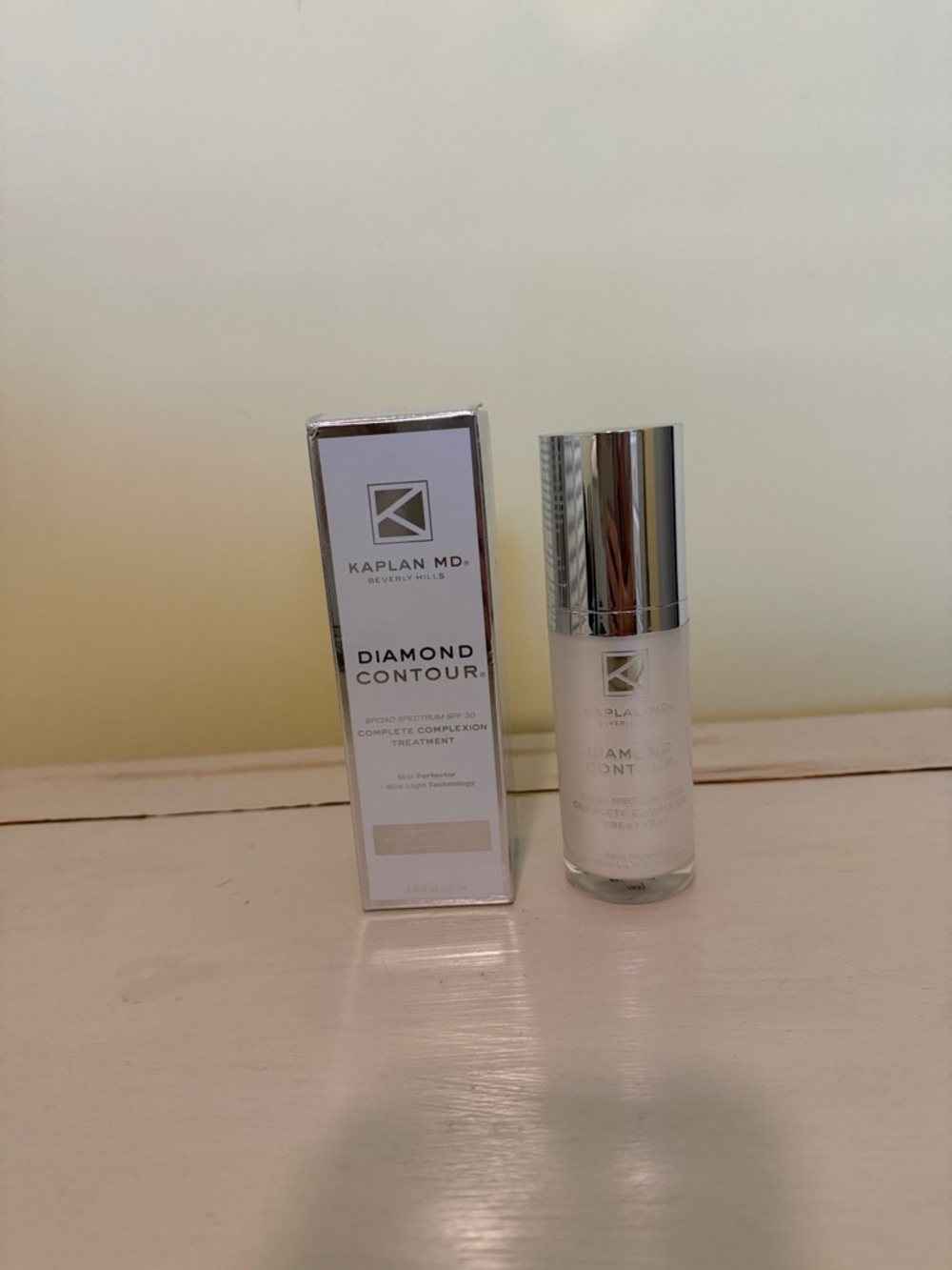 Kaplan MD Diamond Contour Serum - Medium Tint